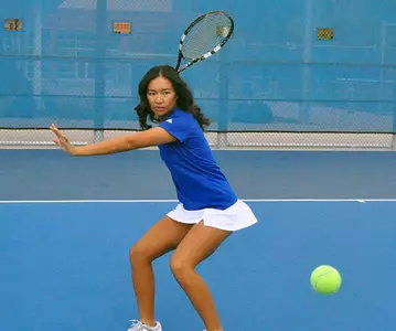 2017_WTEN_Van_Tracy_forehand_01_mr_670.jpg