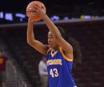 2016_11_16_WBK_Clay_Jalyn_Holdinball_01_puma_670