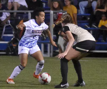 Stephanie Martinez Dribbling