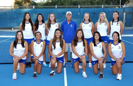 2017-18 Women's Tennis Team Photo