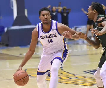 Brandon Rosser Dribbling