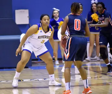 2017_01_21_WBB_Adaora_Obi_Defending_01_puma_670.jpg