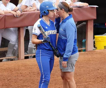 2017_SB_Garcia_Brittney_TalkingToCoachPalmer_01_carter_670