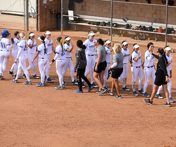 2017_SB_TeamHandshake_01_carter–670
