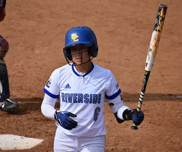 2017_SB_Tickemyer_Steph_ReadyToBat_01_670