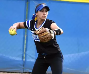 2017_SB_Tickemyer_Stephanie_Throw_01_Carter_670.jpg