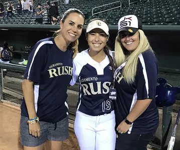 2017_SB_Curtan_Jenna_SacRush_01_670.jpg
