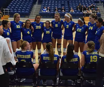 2017_VB_TeamHuddle_01_rodriguez