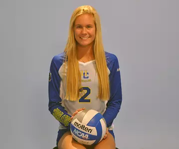 2017_VB_Haynie_Jessica_withball_01_mr_670.jpg