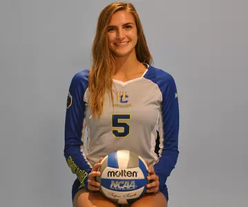 2017_VB_Ushakova_Yuliya_withball_01_mr_670.jpg