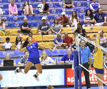 Kaiulani Ahuna Spiking