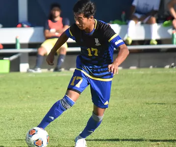 Daniel Aguirre Dribbling
