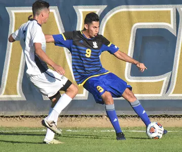 Roberto Garcia Vargas Dribbling