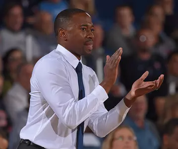 Jusitn Bell Coaching Clapping