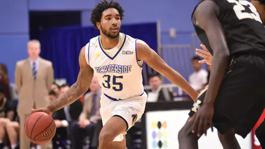 George Willborn III Dribbling Right 2019 2020