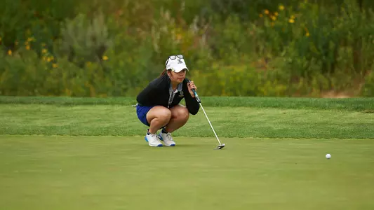 Huang Sizing Up Putt