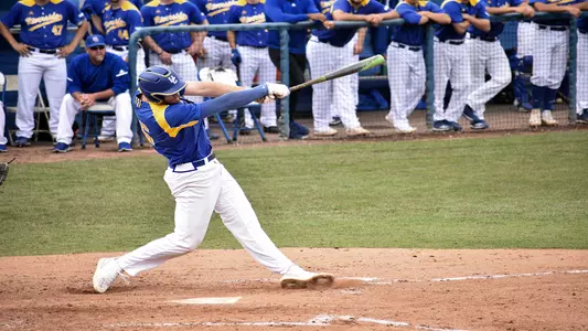 Matt Hardy Swinging