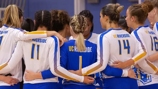 Huddle for volleyball