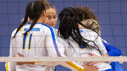 Huddle for volleyball