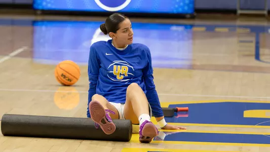 Maria Mejia pre-game against Saint Mary's (CA)