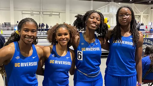 Women's 4x400 Husky Classic
