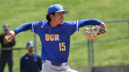 Matthew Flores pitches