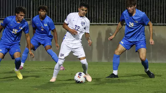 Adrian Diaz vs UCLA defenders