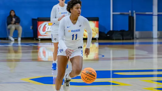 Jayda Cobbs dribbles against UC Merced