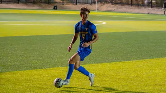 Brady Elliott vs CSUF (Versage)