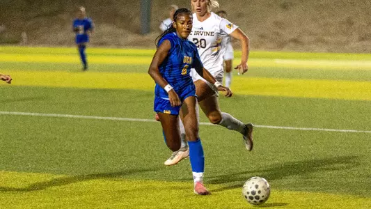 Harlem Hipps vs UCI