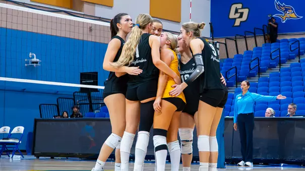 WVB huddle vs Utah Valley