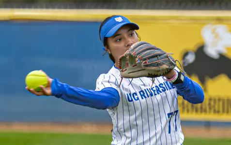 Arianna Saldivar vs Team Japan