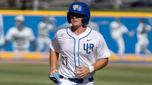 Ty Walton runs to dugout