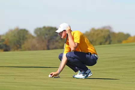 Nick Nelson (-7) leads all golfers after day two