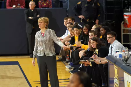 Come out to join Terri Mitchell for a women's basketball social