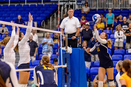 Lindsey Gosh hit .342 against No. 3 Penn State, FGCU and Central Arkansas (photo credit: Linwood Ferguson).