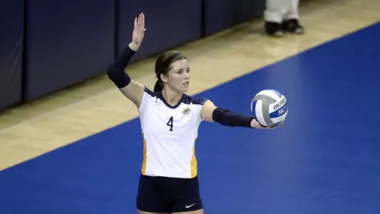 Junior defensive specialist Ellie Rauch.