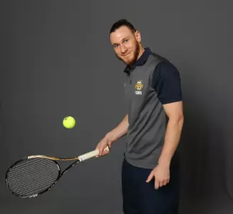 Senior Gleb Sklyr is still alive in the Flight B draw.