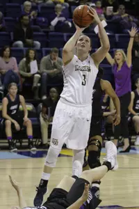 McKayla Yentz totaled a team-high 11 points on Friday