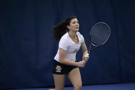 Aleeza Kanner is 6-0 in singles play