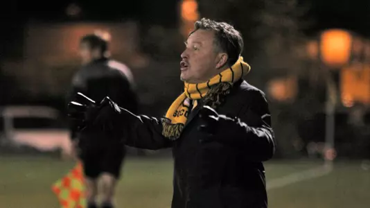 Head Coach Louis Bennett