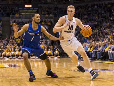 uMar 3, 2018; Milwaukee, WI, USA; Marquette Golden Eagles guard Sam Hauser (10) drives for the basket. Jeff Hanisch-USA TODAY Sport