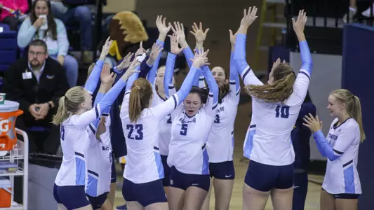 Marquette Volleyball vs. Creighton action photos