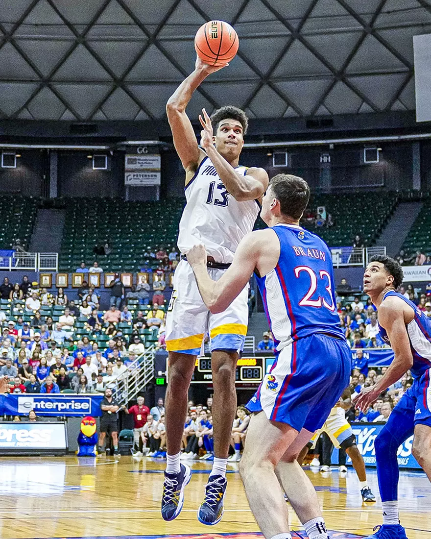 #4 Marquette Basketball defeats #1 Kansas Jayhawks at SimpliFi Center in Honolulu Hawaii on Tuesday November 21, 2023.