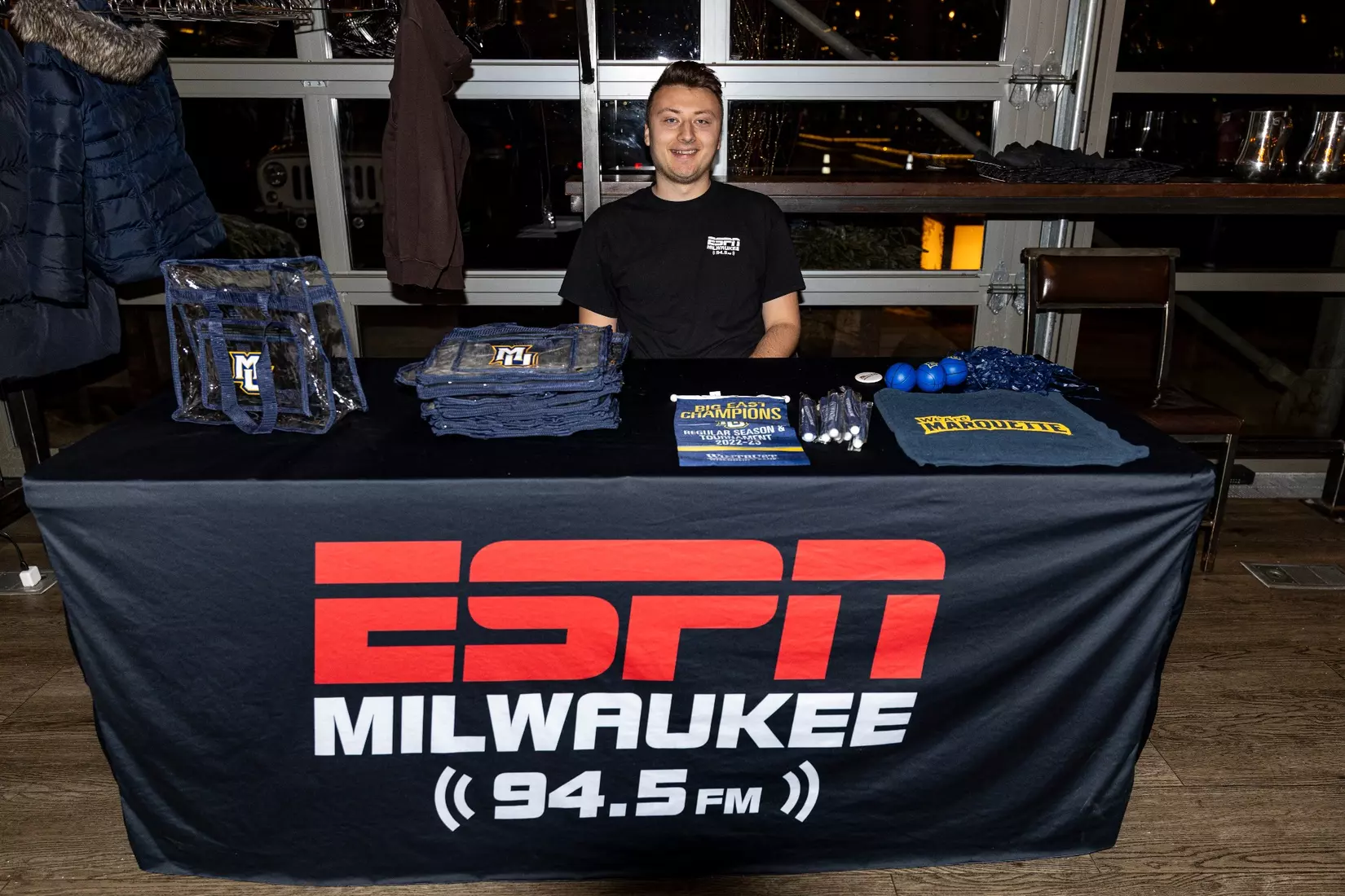 Marquette Basketball head coach Shaka Smart and No . 4 Stevie Mitchell appear on ESPN Milwaukee's radio show at Motor Bar & Restaurant at the Harley Davidson Museum on Thursday January 11, 2024 in Milwaukee, WI.