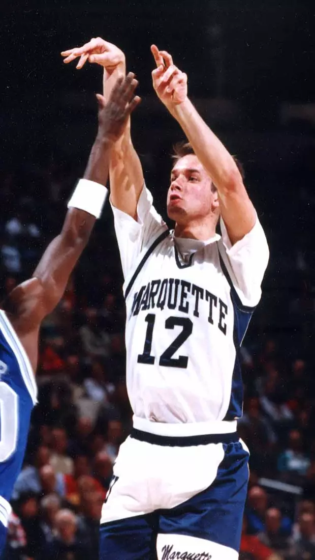 Marquette University men’s basketball player Robb Logterman, 1993-1994.
