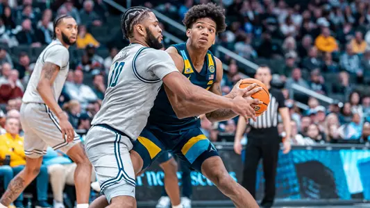 10 Damarius Owens
#21 Marquette Men's Basketball defeats Georgetown 76-61  on Saturday, March 1st, 2025 at Capital One Arena in Washington, DC