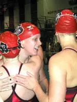 Freshman Rebecca Perry recorded her first NCAA "B" cut time on Thursday in the 50 free.