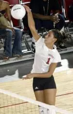 Outside hitter Julia Reis led the Wolfpack with nine kills and 11 digs.