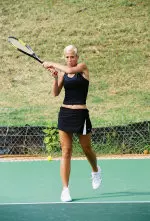 Freshman Julia Roach collected a win in her spring singles debut on Friday at the Georgia Invitational.